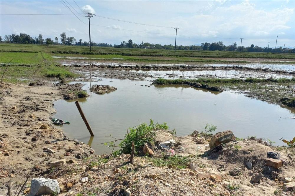 Thai phụ chết đuối vì rơi xuống hố nước ở Hà Tĩnh-1