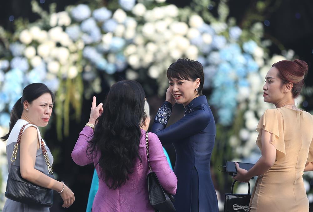 Quang Hải và dàn sao Việt Nam dự lễ cưới Văn Hậu - Hải My-3