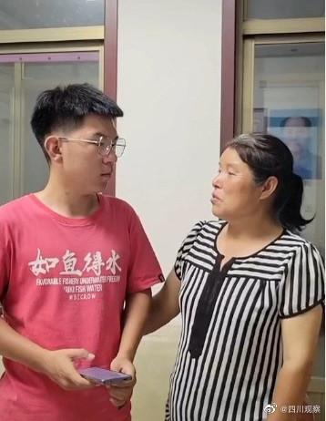 Đang dọn vệ sinh, bà mẹ lao công bật khóc vì con báo đỗ đại học-2