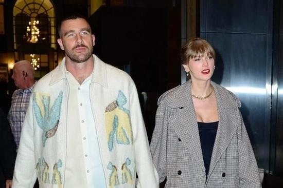 Taylor Swift dẫn bạn trai Travis Kelce ra mắt gia đình