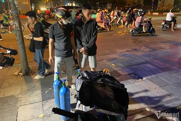 Loạt thiếu niên lạng lách đánh võng, rồ ga qua chốt Cảnh sát 141 bị bắt giữ-1