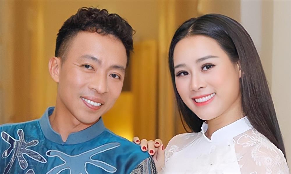 Ca sĩ Việt Hoàn thông báo độc thân sau khi chia tay vợ kém 18 tuổi-2