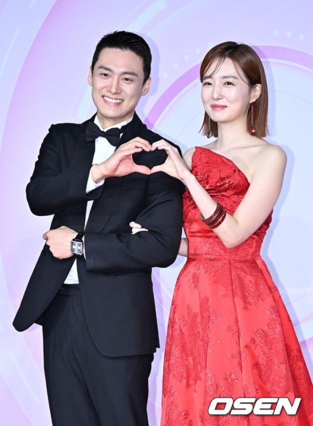 Tài tử Vì Sao Đưa Anh Tới và bà xã phát thanh viên kém 7 tuổi đau buồn vì mất đi quý tử-2