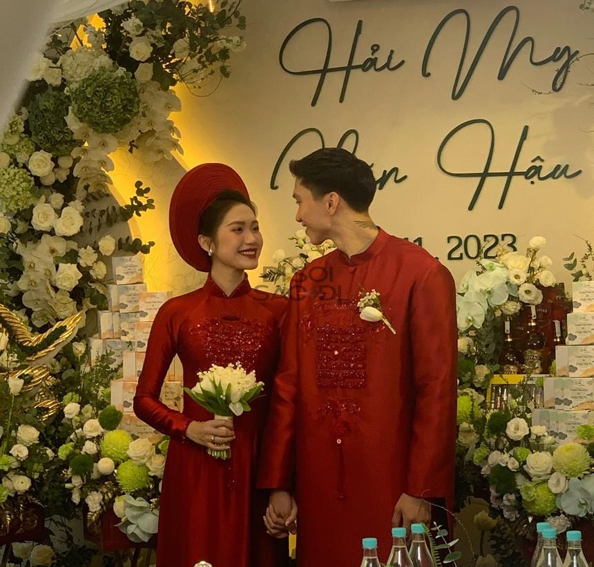 Doãn Hải My liên tục có 1 hành động với Văn Hậu trong ngày trọng đại: Kiểu này yêu chồng lắm!-2