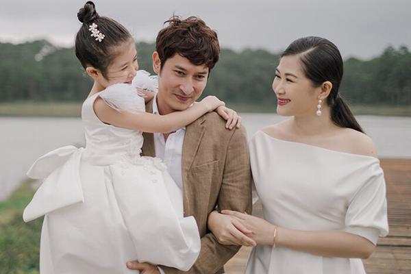 Sao Việt yêu không vội cưới: Huy Khánh hơi ngượng khi tổ chức hôn lễ với mẹ của con gái-5