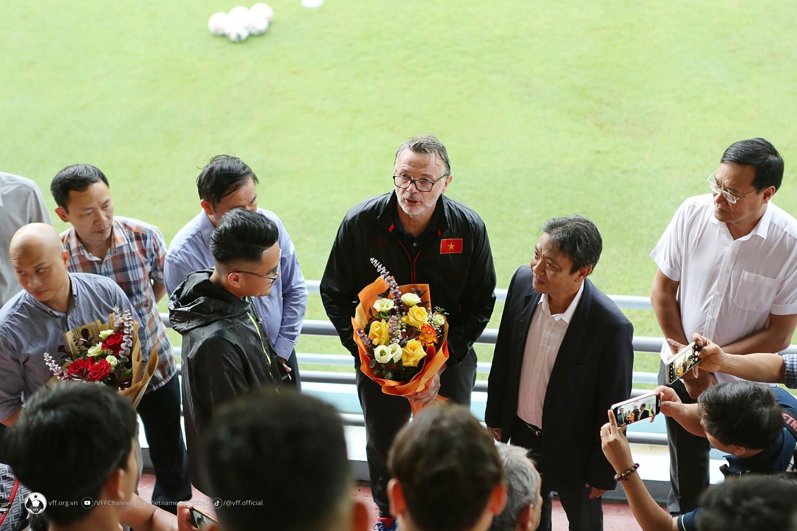 HLV Troussier: Tuyển Việt Nam sẵn sàng đối mặt với thử thách World Cup-1