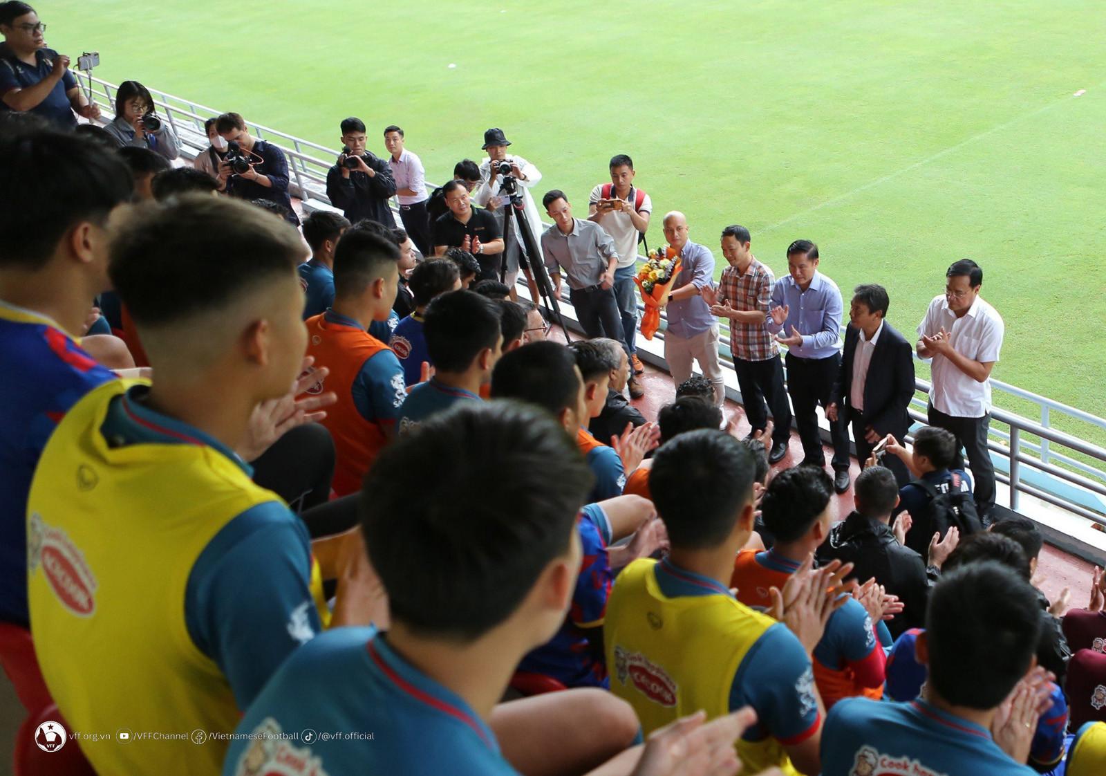 HLV Troussier: Tuyển Việt Nam sẵn sàng đối mặt với thử thách World Cup-2