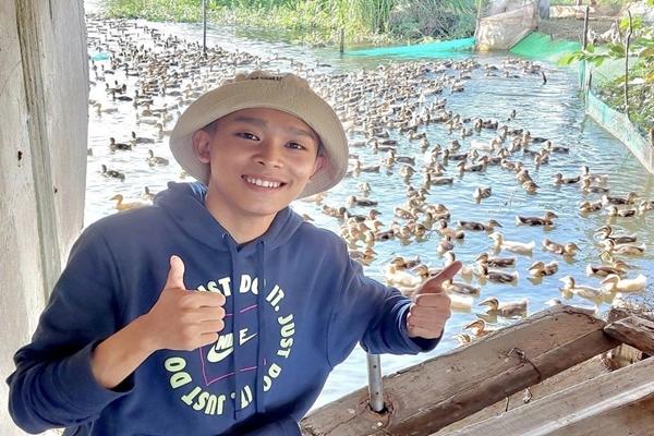 Hồ Văn Cường nhận mưa lời khen vì hành động đặc biệt dành cho Ngọc Sơn nhân ngày sinh nhật-5