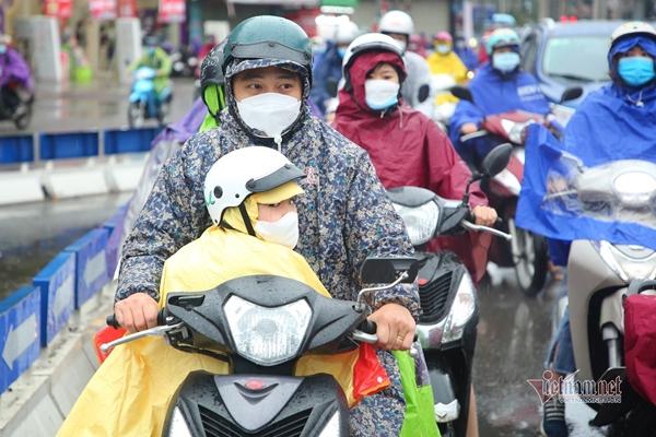 Hôm nay Bắc Bộ trời rét, Trung Bộ tiếp tục mưa xối xả-2