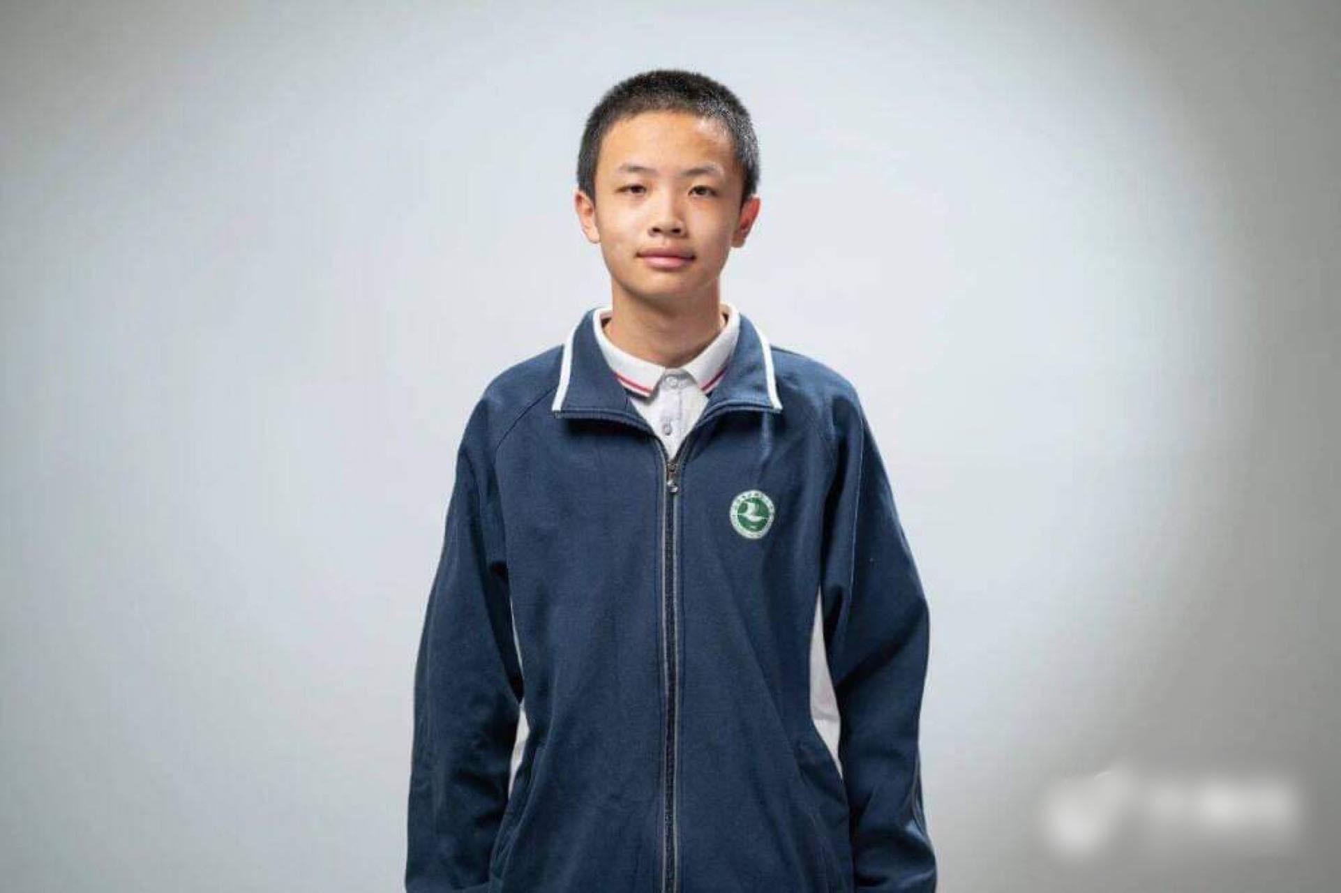 Nam sinh lớp 9 được tuyển thẳng vào đại học số 1 châu Á, nói không với học thêm-1