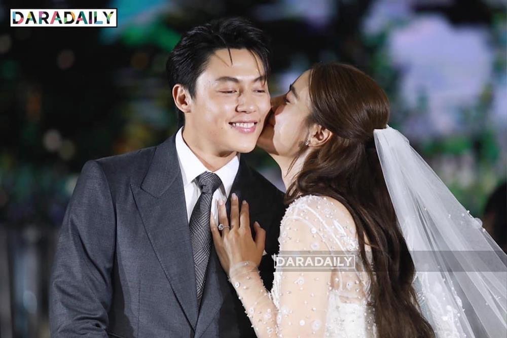 Cặp sao đẹp nhất Thái Lan hôn nồng cháy trong đám cưới cổ tích-1