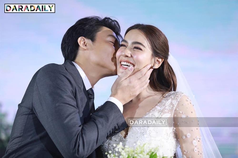 Cặp sao đẹp nhất Thái Lan hôn nồng cháy trong đám cưới cổ tích-5