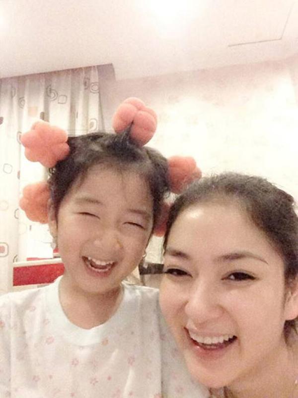 Nhan sắc con gái của Hoa hậu Nguyễn Thị Huyền: Yêu kiều không thua kém mẹ-1