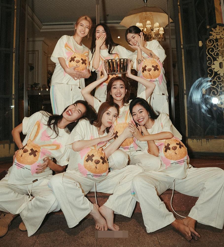 Lý Nhã Kỳ làm tiệc độc thân cho Phương Lan, xin vía đàn em để sớm yên bề gia thất-3