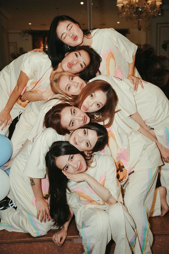 Lý Nhã Kỳ làm tiệc độc thân cho Phương Lan, xin vía đàn em để sớm yên bề gia thất-4