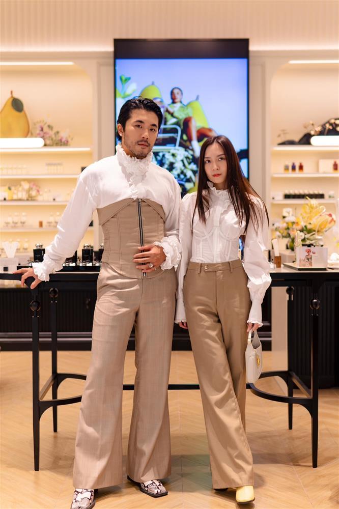 Tủ đồ toàn váy đầm của con rể vua hài đất Bắc Xuân Hinh, có lần điệu hơn cả vợ-3