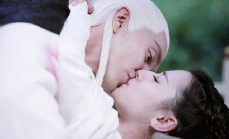 Nữ diễn viên đẹp nhất 2023 với loạt cảnh phim không dám để cha mẹ xem-9