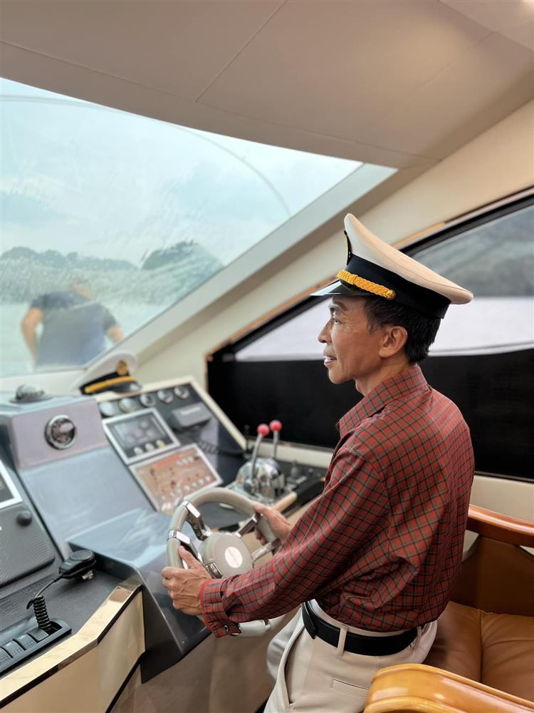 Nam ca sĩ U60 sống độc thân, vui thú điền viên sau khi ly hôn vợ kém 18 tuổi-3