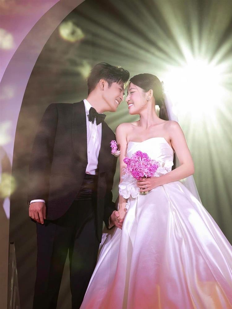 Gin Tuấn Kiệt đã may 6 bộ trang phục cho 3 đám cưới-3