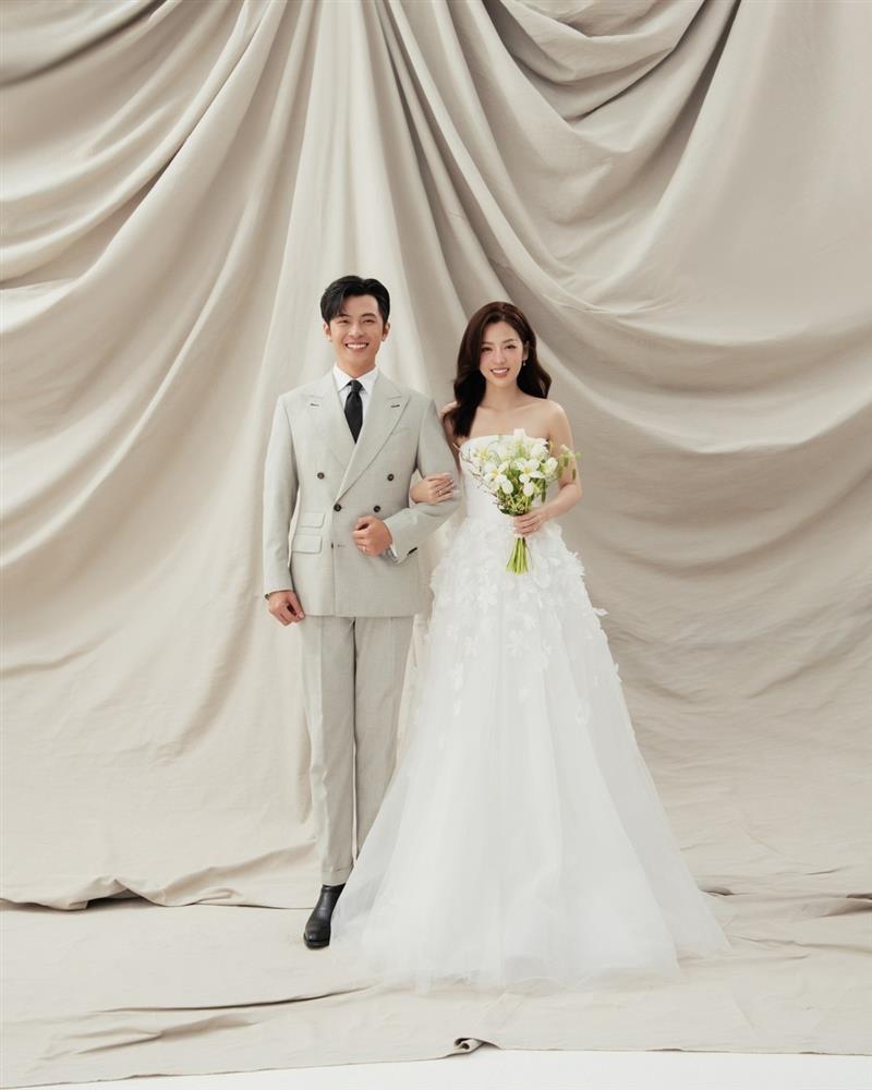 Gin Tuấn Kiệt đã may 6 bộ trang phục cho 3 đám cưới-8