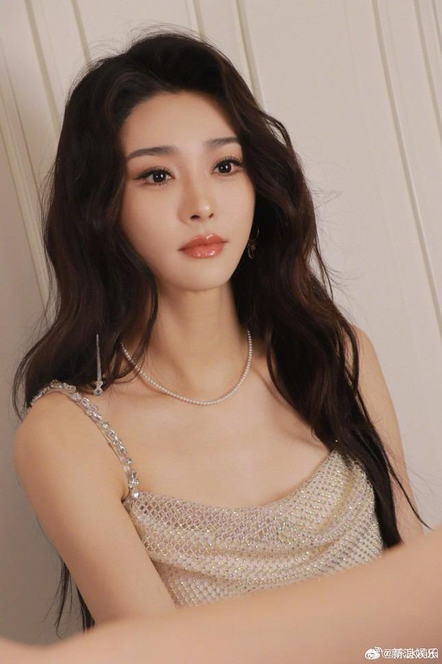 Nữ ca sĩ bị rò rỉ video riêng tư với bạn trai diễn viên-2