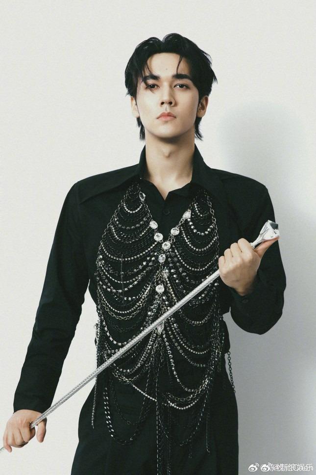 Nữ ca sĩ bị rò rỉ video riêng tư với bạn trai diễn viên-3