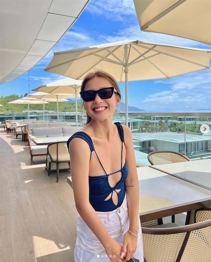 Đường cong khiêm tốn, Khả Ngân mặc váy xẻ quyến rũ vẫn hút 2 triệu người theo dõi-4