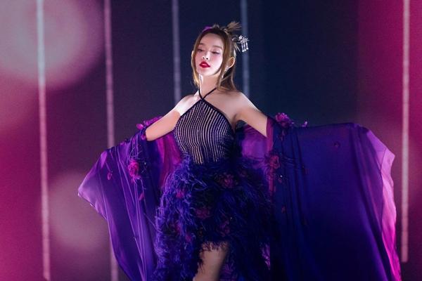 Huyền Baby nói gì khi tiết mục Hai Phút Hơn bị nhận xét loãng?-1