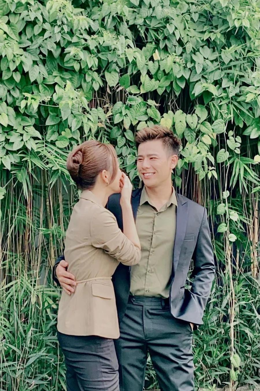 Tình tin đồn của Midu bất ngờ tung ảnh cưới bên cô gái lạ kèm dòng thông báo hết ế-6