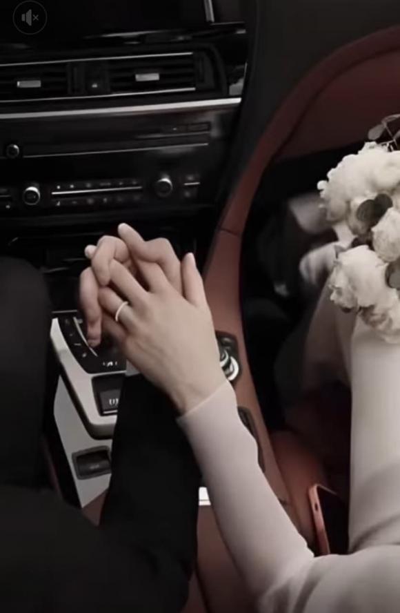 Nam Em bất ngờ khoe nhẫn kim cương lấp lánh ngón áp út, phải chăng được bạn trai cầu hôn?-4