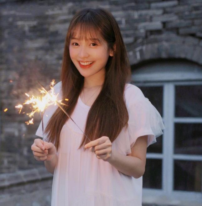 Nữ thần không tuổi Trung Quốc gây tranh cãi khi công khai bạn trai bằng tuổi con-5