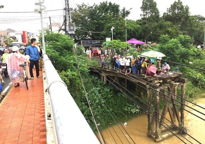 Nam sinh lớp 9 ở Quảng Nam nhảy cầu tự tử-1