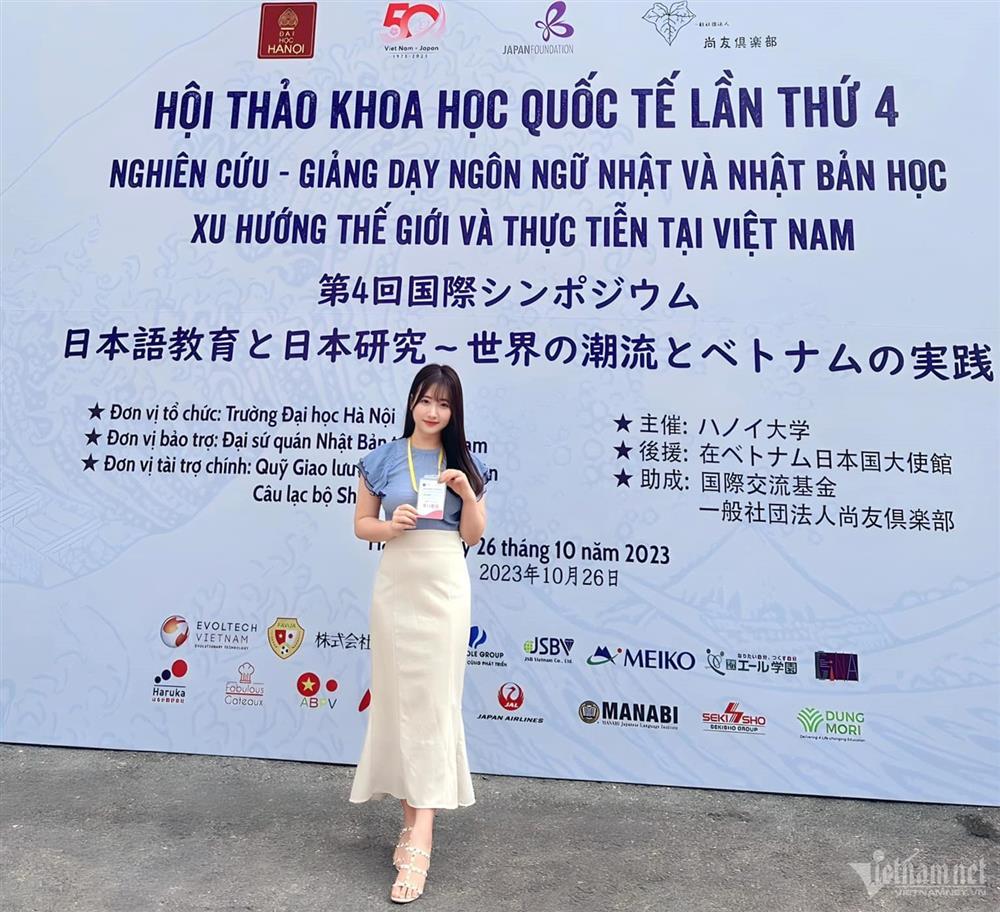 Nữ giảng viên Hà Nội xinh đẹp, gây sốt giảng đường-10