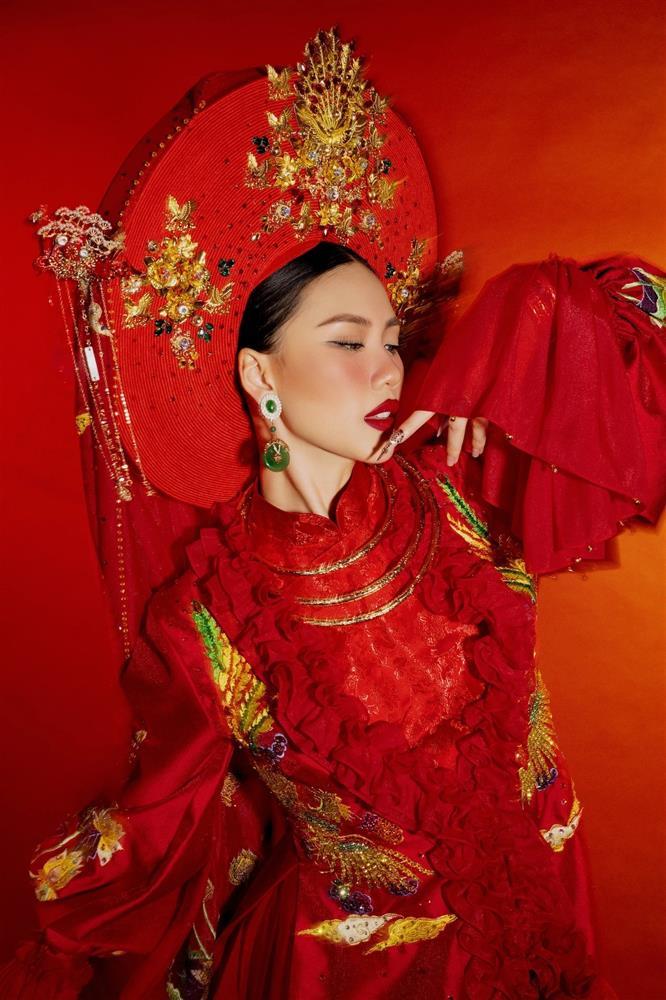 Trang phục dân tộc của Bùi Quỳnh Hoa ở Hoa hậu Hoàn vũ gây tranh cãi-2