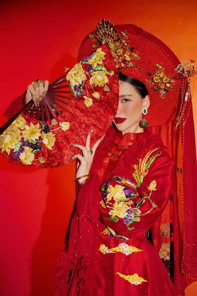 Trang phục dân tộc của Bùi Quỳnh Hoa ở Hoa hậu Hoàn vũ gây tranh cãi-3