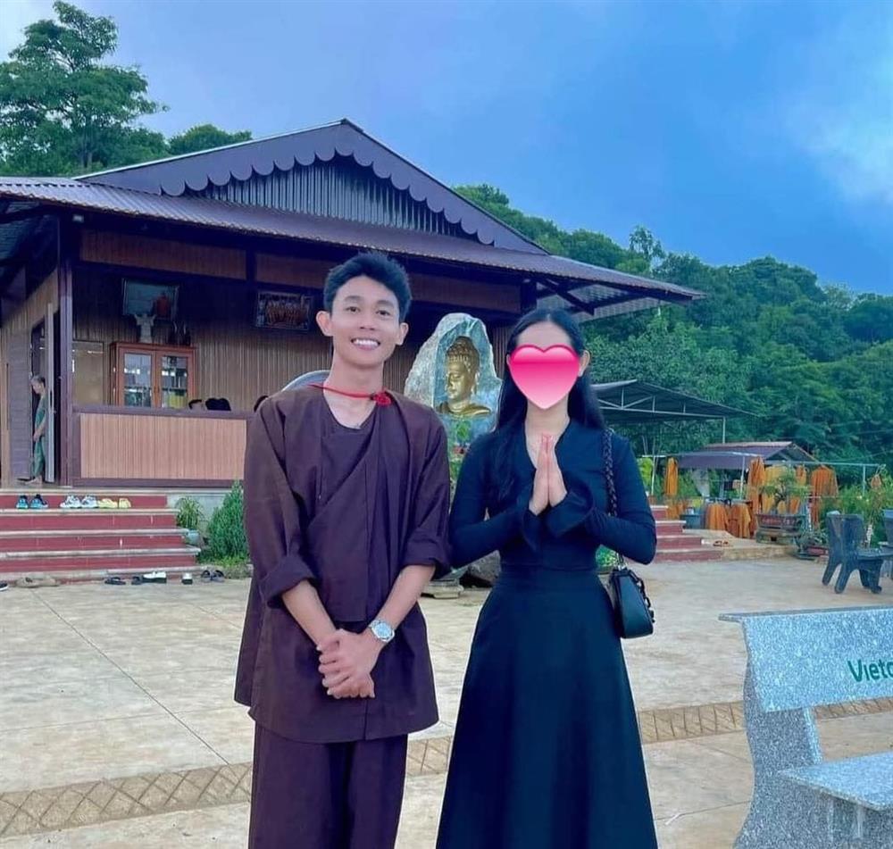 Hồng Thanh lộ diện với vẻ ngoài gây chú ý hậu lùm xùm-1