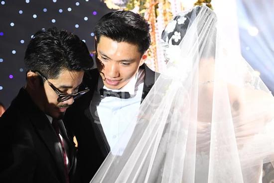 Là doanh nhân kiêm chủ nhà hàng ở Hà Nội, bố Doãn Hải My tặng quà cưới độc lạ cho con rể Đoàn Văn Hậu