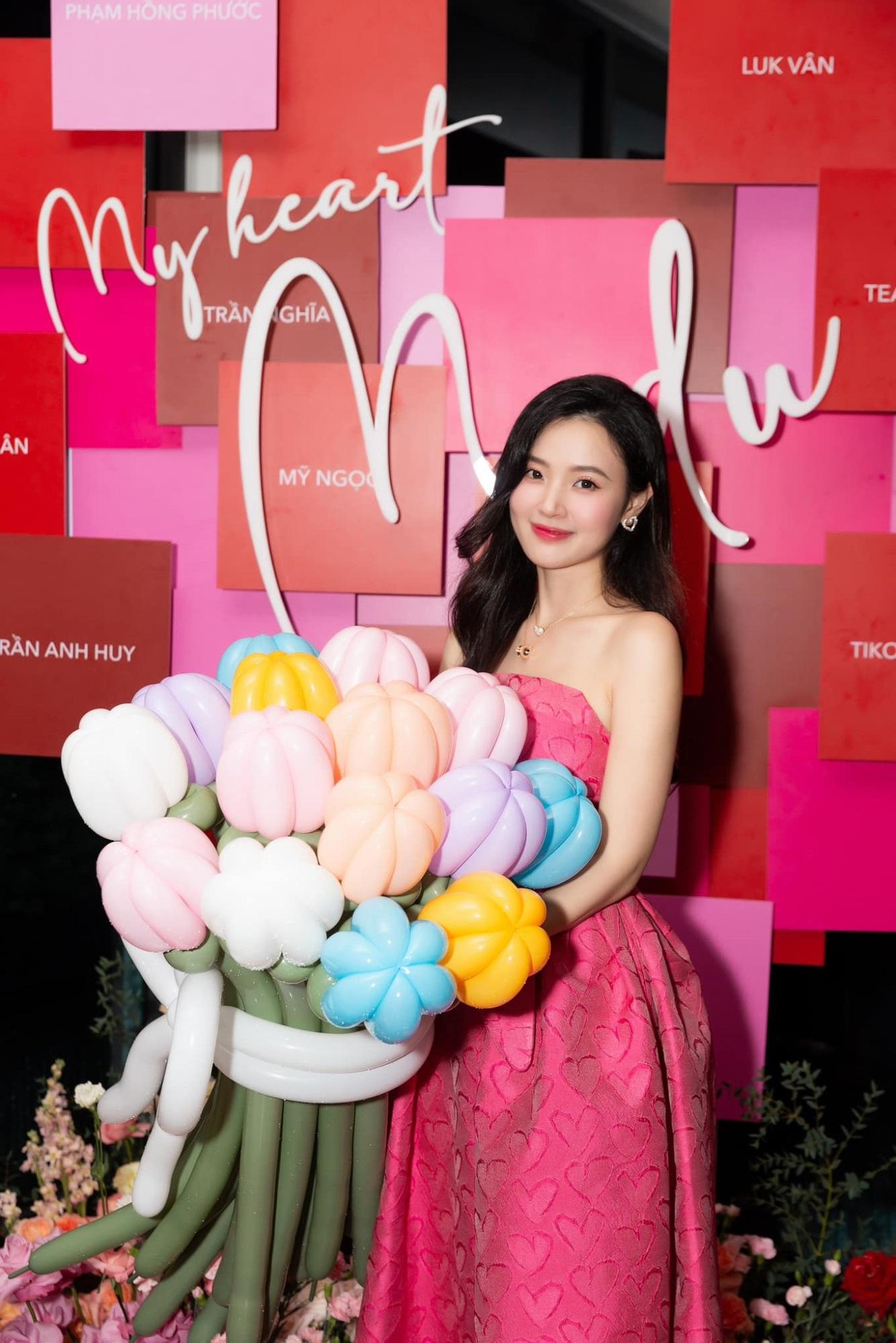 Midu chuẩn chị gái nhà người ta, chi mạnh 2 cuốn sổ đỏ làm quà cưới cho em trai lấy vợ-5