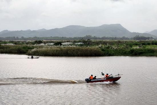 4 học sinh đuối nước khi tắm sông, đã tìm thấy 2 thi thể