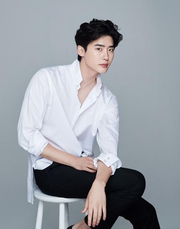 Lee Jong Suk: Mỹ nam đình đám Hàn Quốc giàu cỡ nào?-1