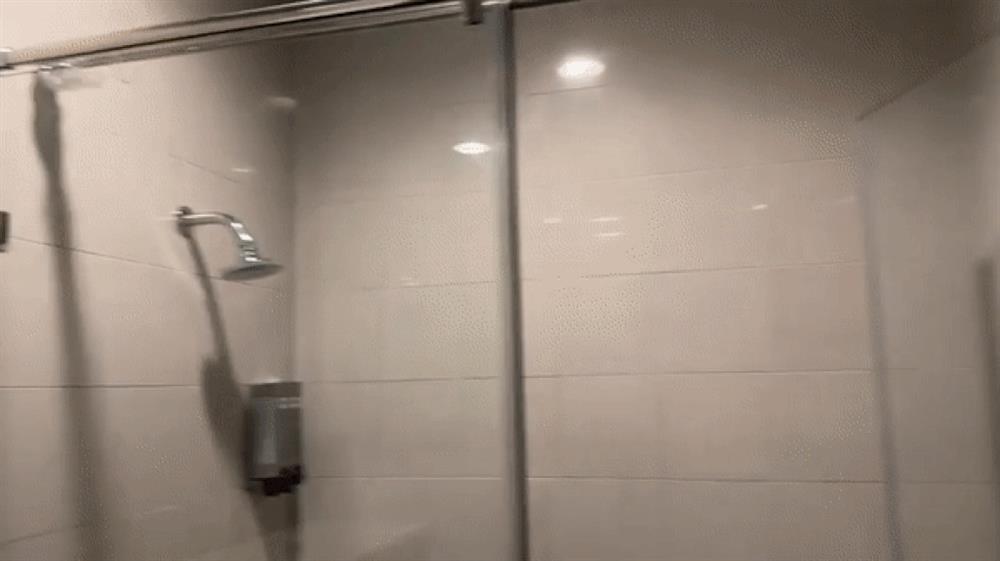 Khách Tây chi 170.000 đồng chợp mắt trong hộp ngủ ở sân bay Việt Nam-2