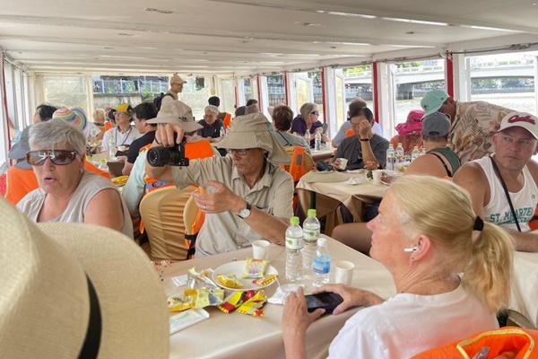 Cốc cà phê đắt đỏ, có giá gần 23 triệu đồng gây tranh cãi-3