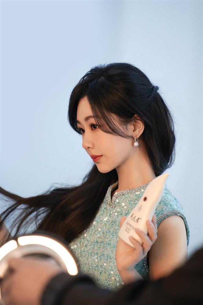 Dương Tử bị chỉ trích vì quảng cáo láo, đội tóc giả quảng cáo dầu gội chống rụng tóc-2