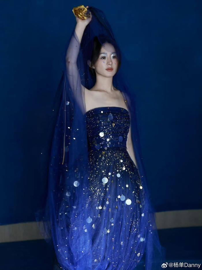 Triệu Lệ Dĩnh đẹp lạ, lột xác thành công khiến nhiều người nức lòng-2