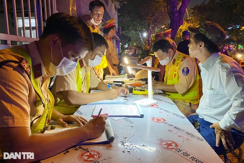 Tài xế vi phạm nồng độ cồn ở TPHCM: Phạt 7 triệu thì tôi bỏ luôn xe-2