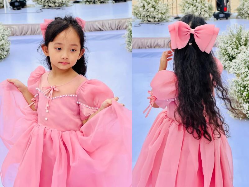 Ái nữ nhà Khánh Thi - Phan Hiển gây trầm trồ với mái tóc bồng bềnh hệt ‘công chúa tóc mây’-1