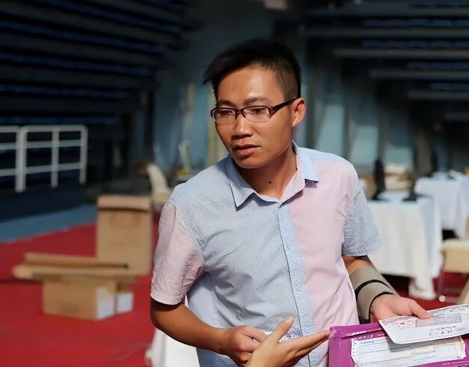 Chàng trai mất 13 năm thi đại học, hiện lương 13 triệu/tháng-1