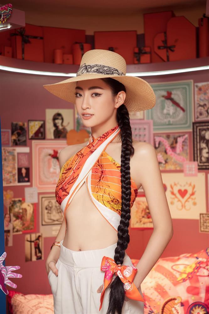 Chẳng cần bikini, Quỳnh Nga vẫn gợi cảm vô ngần với quần short, áo quây đi biển-8