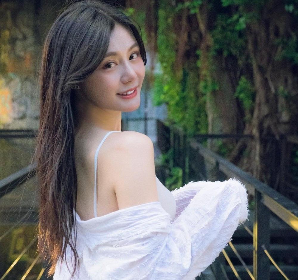 Người mẫu Tiểu Vi bị bạn trai đánh đập dã man trong nhà hàng-2