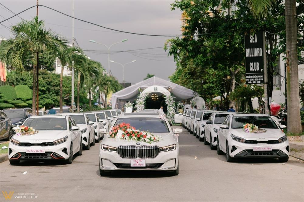 Đám cưới khủng ở Hải Phòng: 23 tráp 46 người bê, dàn ô tô tiền tỷ đón dâu-3